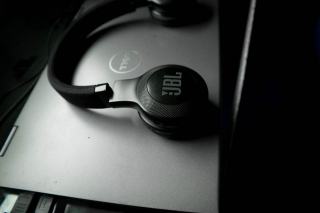 Budget gadgets audio connectés : les meilleurs prix 2025